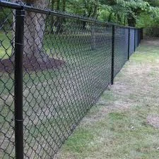 using chicken wire for garden fence