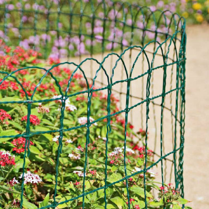 attaching chicken wire to metal posts