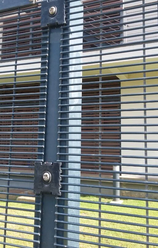 security fencing green