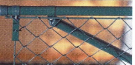simple garden fence chicken wire